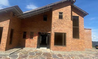 Vendo Casa Campestre en Lote de 10.000 m2 en la Calera Vereda El Hato-9236