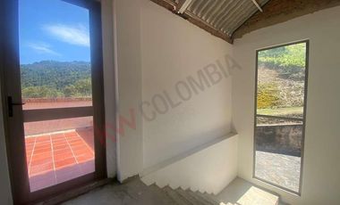 Vendo Casa Campestre en Lote de 10.000 m2 en la Calera Vereda El Hato-9236
