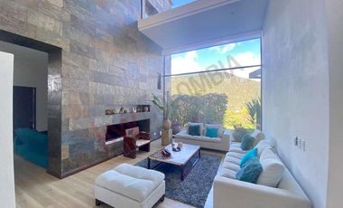 VENDO ESPECTACULAR CASA EN LA CALERA - CONDOMINIO CASA DE CAMPO.