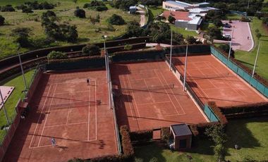 VENDO CASA EN LA CALERA- CLUB HOUSE-9410