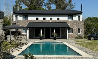Casa quinta en Venta. Barrio de Chacras Malvinas en Brandsen