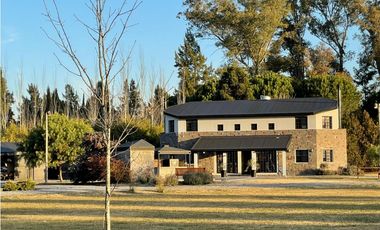Casa quinta en Venta. Barrio de Chacras Malvinas en Brandsen