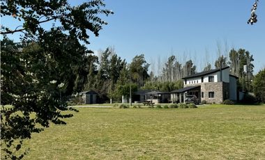 Casa quinta en Venta. Barrio de Chacras Malvinas en Brandsen