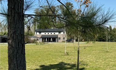 Casa quinta en Venta. Barrio de Chacras Malvinas en Brandsen
