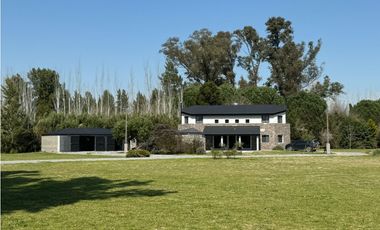 Casa quinta en Venta. Barrio de Chacras Malvinas en Brandsen