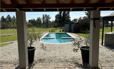 Casa quinta en Venta. Barrio de Chacras Malvinas en Brandsen