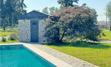 Casa quinta en Venta. Barrio de Chacras Malvinas en Brandsen