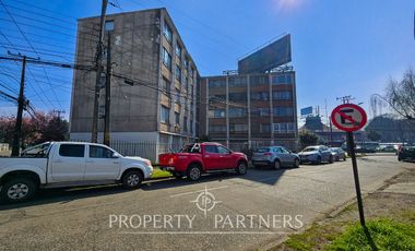 Amplio Departamento Eje Caupolicán frente Centro Comercial Carrusel