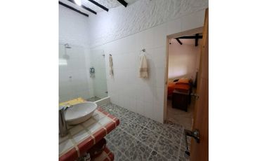 En Venta Finca 13.000 m2, Casa 260 m2 con Piscina Privada, San Joaquin