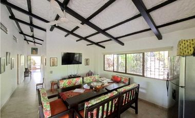 En Venta Finca 13.000 m2, Casa 260 m2 con Piscina Privada, San Joaquin