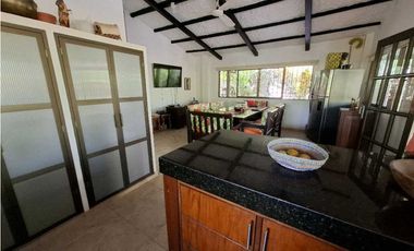 En Venta Finca 13.000 m2, Casa 260 m2 con Piscina Privada, San Joaquin