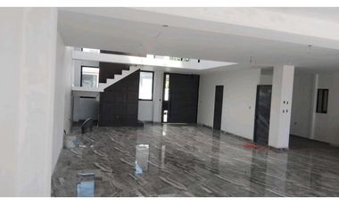 CASA EN VENTA EN RESIDENCIAL CORINTO BURGOS