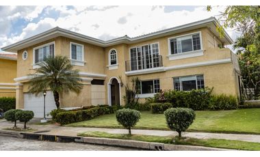 Se Alquila Casa en Costa Del Este