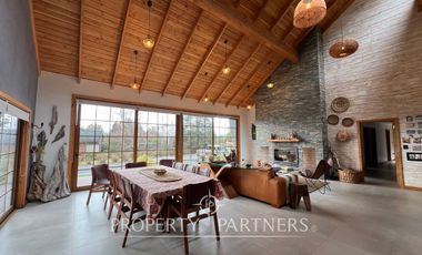 Hermosa casa en exclusivo condominio La Puntilla