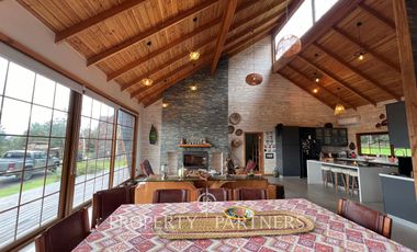 Hermosa casa en exclusivo condominio La Puntilla