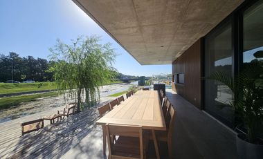 Terreno a la laguna en venta, Barrio Los Puentes Nordelta, orientación Norte