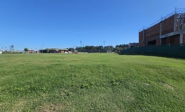Terreno a la laguna en venta, Barrio Los Puentes Nordelta, orientación Norte