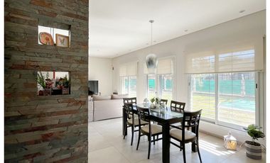 Venta Casa en Roldan barrio ‘’Los Aromos’’