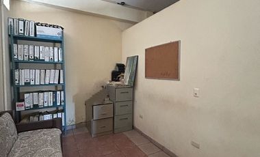 SE RENTA TERRENO CON OFICINAS