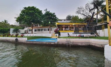 Hotel en  Venta en Tequesquitengo