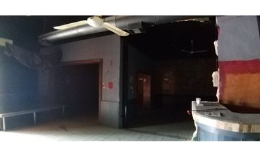 Local comercial en VENTA sobre calzada Madero