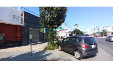 Local comercial en VENTA sobre calzada Madero