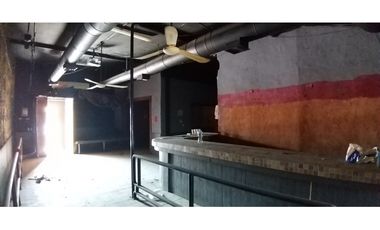Local comercial en VENTA sobre calzada Madero