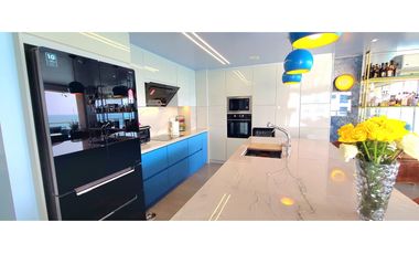 Venta departamento de lujo frente al mar en edificio Ibiza en Manta.
