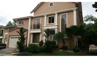 CASA L/B EMBASSY GARDENS CLAYTON 400M2