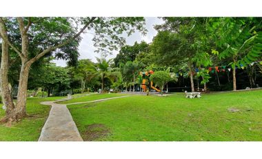 CASA L/B EMBASSY GARDENS CLAYTON 400M2