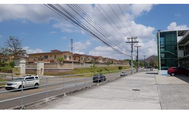 Se Vende Local en Condado Mall