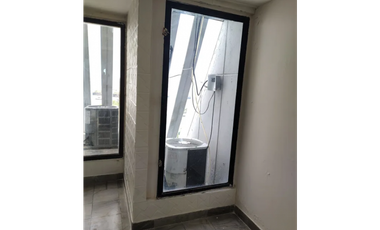 SE ALQUILA OFICINA EN AVENIDA BALBOA NEGOCIABLE