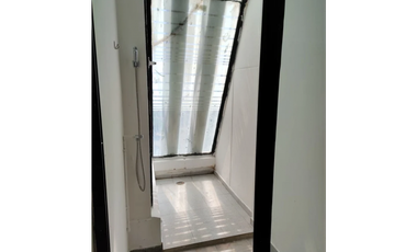 SE ALQUILA OFICINA EN AVENIDA BALBOA NEGOCIABLE