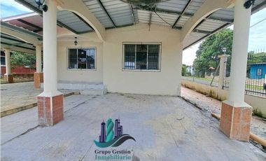 VENDO CASA DE ESQUINA CERCADA LOS ALGARROBOS