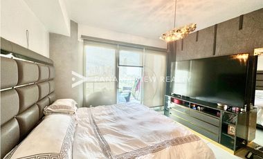 YACHT CLUB / AVENIDA BALBOA / VENTA