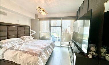YACHT CLUB / AVENIDA BALBOA / VENTA
