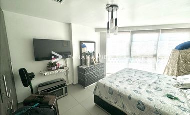 YACHT CLUB / AVENIDA BALBOA / VENTA