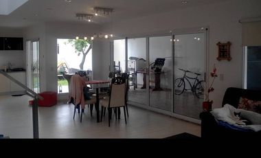 Casa en venta en Villa Luzuriaga