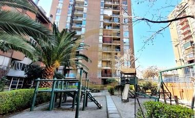 VENTA DEPTO 2DORM, MONEDA, METRO ULA, APTO DISCAP.