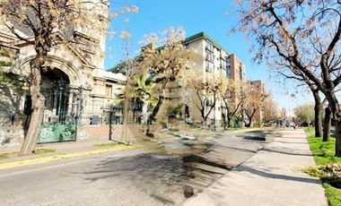 VENTA DEPTO 2DORM, MONEDA, METRO ULA, APTO DISCAP.