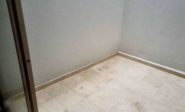 DEPARTAMENTO EN VENTA CON PATIO, CERCA DE LA HERRADURA