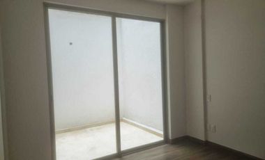 DEPARTAMENTO EN VENTA CON PATIO, CERCA DE LA HERRADURA