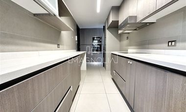 Departamento en Venta en LUMINOSO Y AMPLIO DEPARTAMENTO EN VITACURA