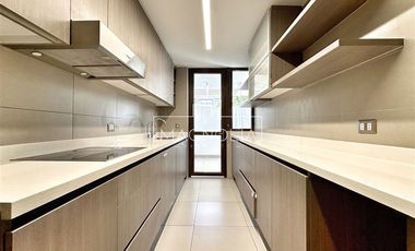 Departamento en Venta en LUMINOSO Y AMPLIO DEPARTAMENTO EN VITACURA