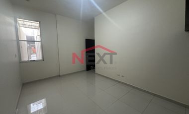 SE VENDE CASA EN LOS REALES