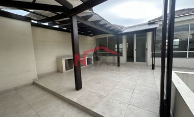 SE VENDE CASA EN LOS REALES
