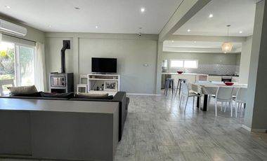 Venta| Casa| 5 Ambientes| Costa Esmeralda| Barrio Deportivo I