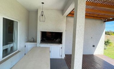 Venta| Casa| 5 Ambientes| Costa Esmeralda| Barrio Deportivo I