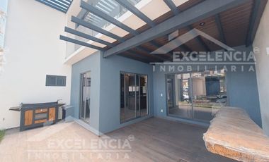 VENTA DE CASA EN LOMAS DE LAS AMERICAS SUR