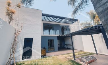 VENTA DE CASA EN LOMAS DE LAS AMERICAS SUR